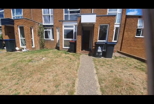 Double rooms in spacious house! Main Photo