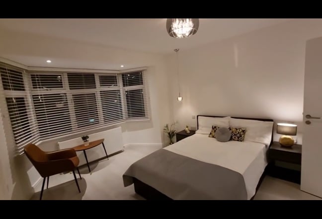 Large modern ensuite room in West Hendon/Colindale Main Photo