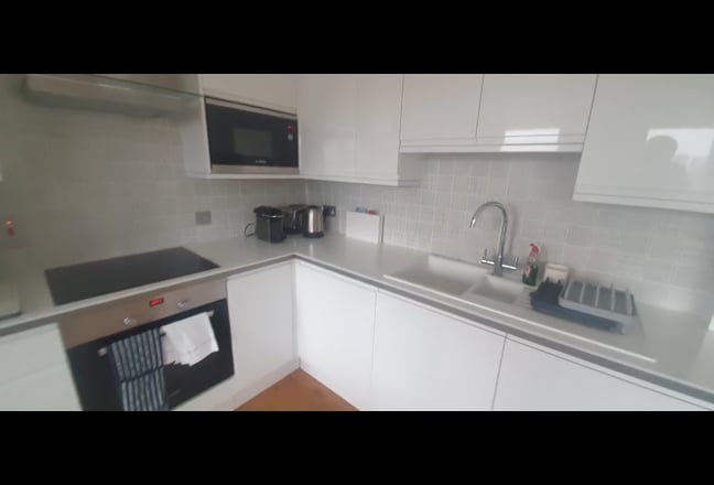 Superb 2b2bath furnished apt w. balcony private LL Main Photo