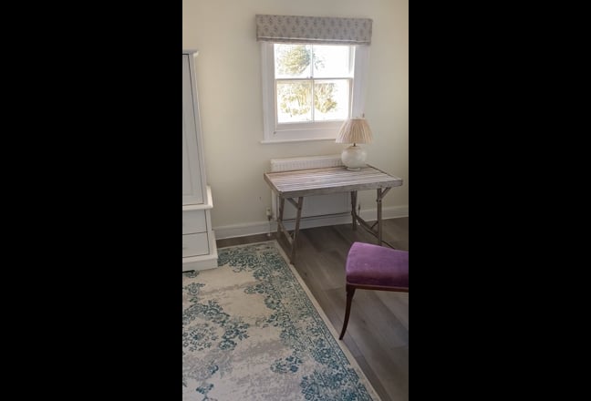 A Large,Light, Sunny Double Room in Pretty Village Main Photo