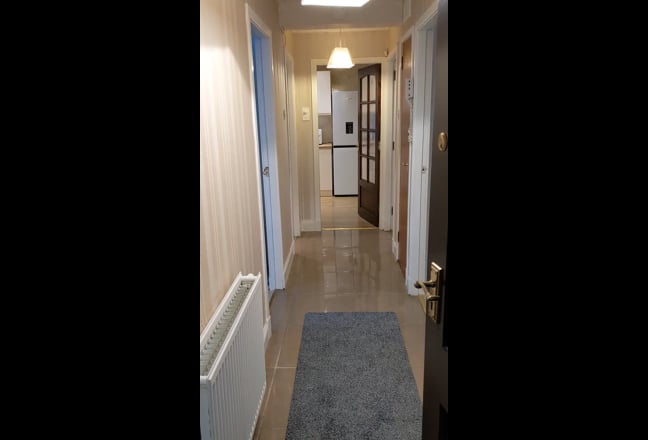 2-bed flat near city centre /free parking Main Photo