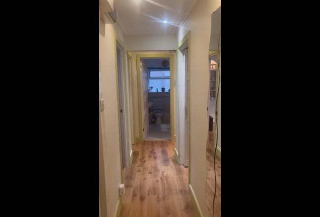 Large one bedroom maisonette with private garden. Main Photo