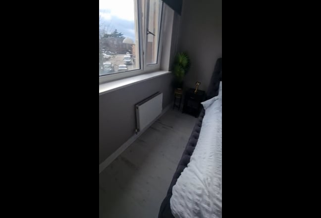 Double Room for Rent with a kingsize bed. Main Photo