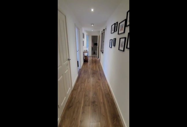 Charming 2-Bedroom Flat with Private Garden  Main Photo