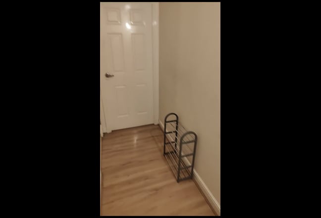 Ensuite Room in Quiet 2 Bed Flat NO DEPOSIT Main Photo