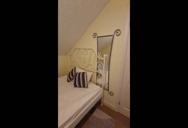 First floor ensuite for rent Main Photo