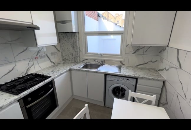 A beautifully presented two bedroom flat  Main Photo