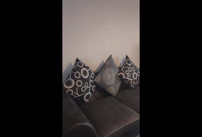 Extra large downstairs room with en suite. Main Photo