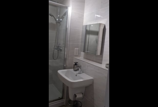Fully furnished (new) double room  Main Photo