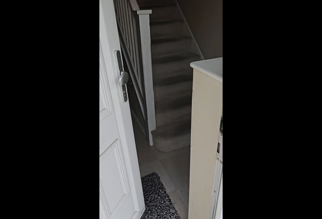 Double bed in clean and quiet house  Main Photo