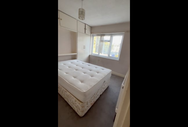 Double Room to Rent Main Photo