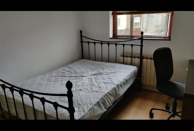 All Girl House £670/m Double Room inc All Bills Main Photo