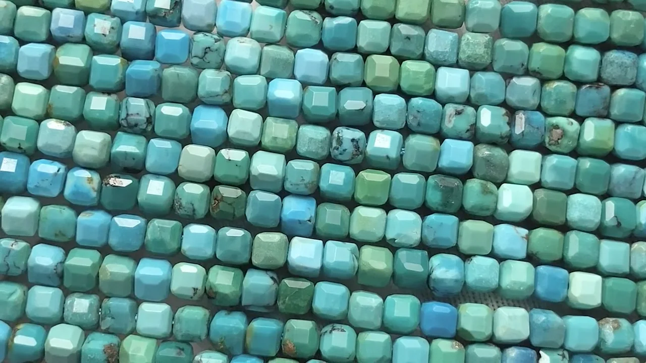 ターコイズ キューブカット3×3×3mm 1連｜天然石ビーズの卸問屋