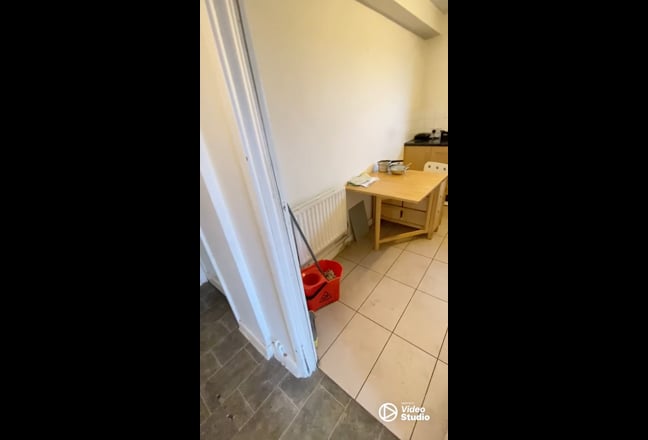 Close to Train_Twin Room with Private Balcony Main Photo