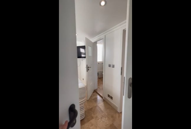 Video 1: Large ensuite bedroom with balcony over looking the park
