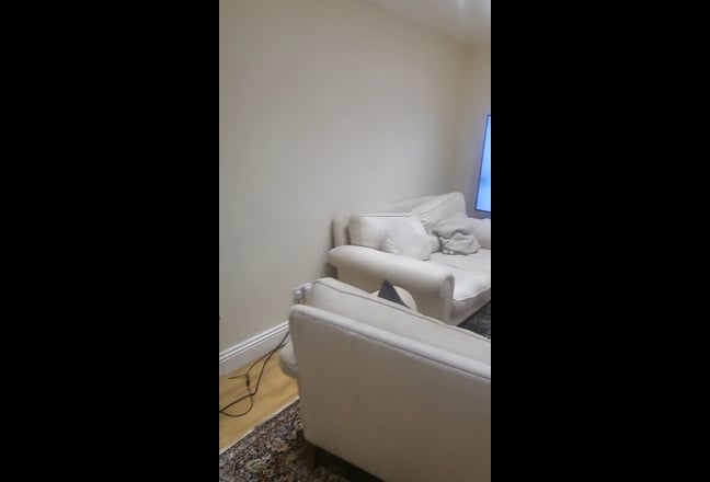 Furnished double bedroom Main Photo