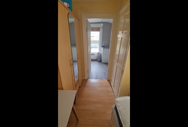 ENSUIT seperate kitchen  Main Photo