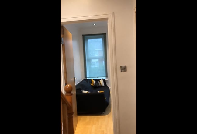 1 Dbl Rooms in Large 3 Bed Flat from 29 September  Main Photo