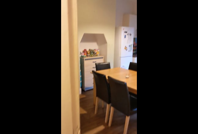 Professional House Share Main Photo