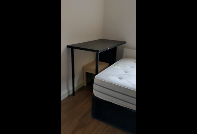 Furnished double room in Canning Town Main Photo