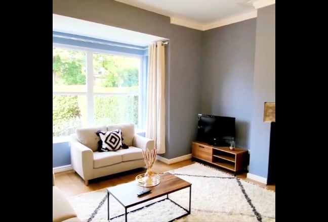 Room in a Beautiful Shared House in Moortown Main Photo