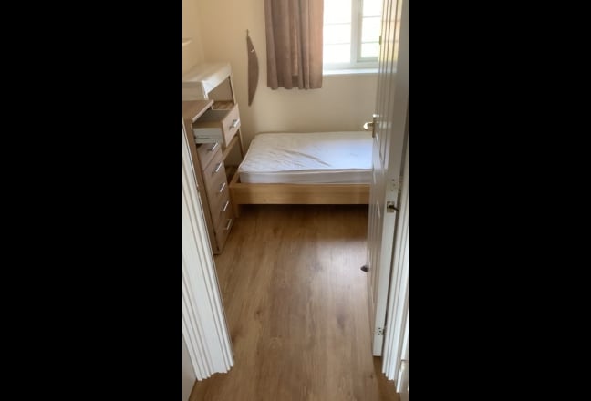 Single room in modern townhouse, all bills inc. Main Photo
