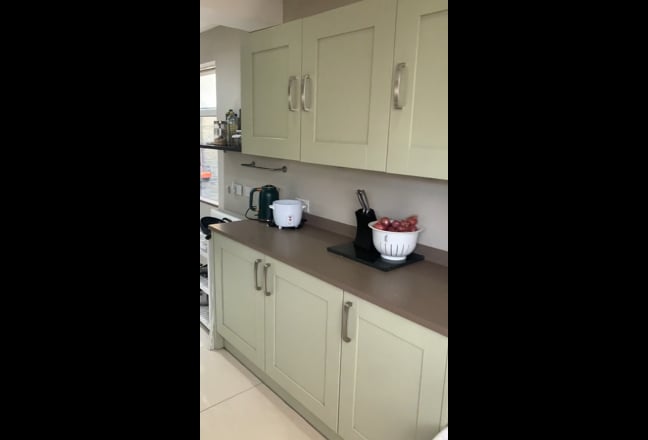 Large room 5 min walk to Elizabeth Line Main Photo