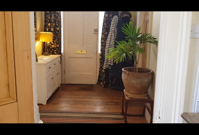 Video 1: Private bathroom