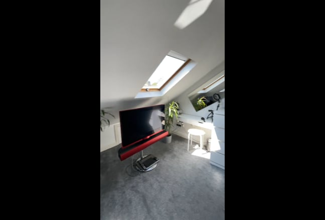 One Big Double Bedroom With En-suite, for 1 person Main Photo