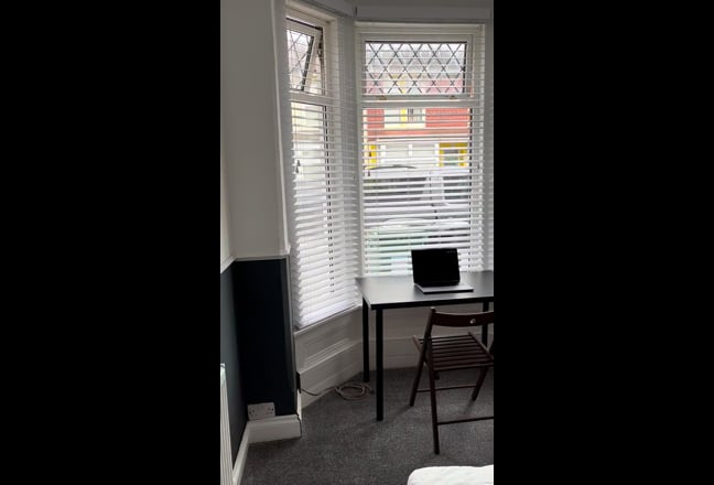 Quiet Professional House - Double Room Available  Main Photo