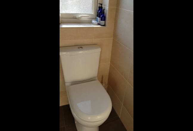 Immaculate Double Room for Weekday Professionals – Main Photo