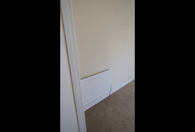 1 room for rent in cool period Hove house Main Photo