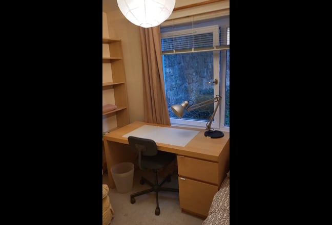 Central Edinburgh Postgrad room, bills included Main Photo