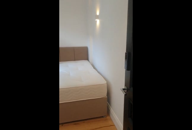 Zone 2-Charming & Bright Studio Incl Utility Bills Main Photo