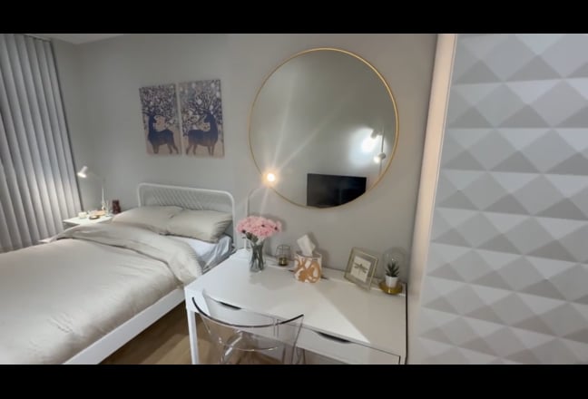 Video 1: Comes as is in the pictures with smart lighting