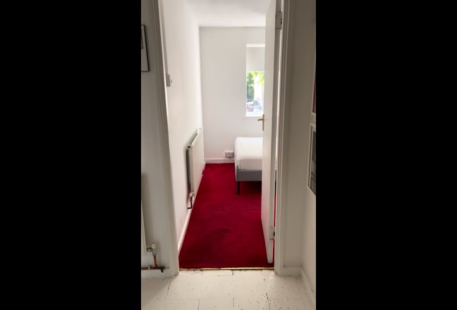 Beautiful, light double bedroom in Ladbroke Grove Main Photo