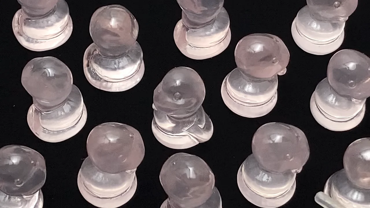 ローズクオーツ　蛇　三人組 ローズクォーツ へび（ヘビ・蛇・巳）モチーフ 17×12mm 【穴なし