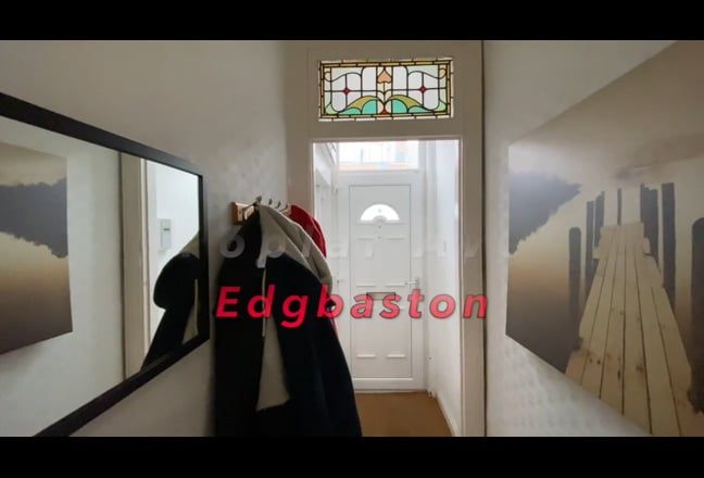 Video 1: Spacious double room available 