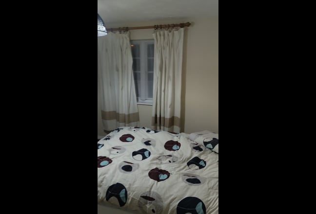 Double room en suite in Newbury center Main Photo
