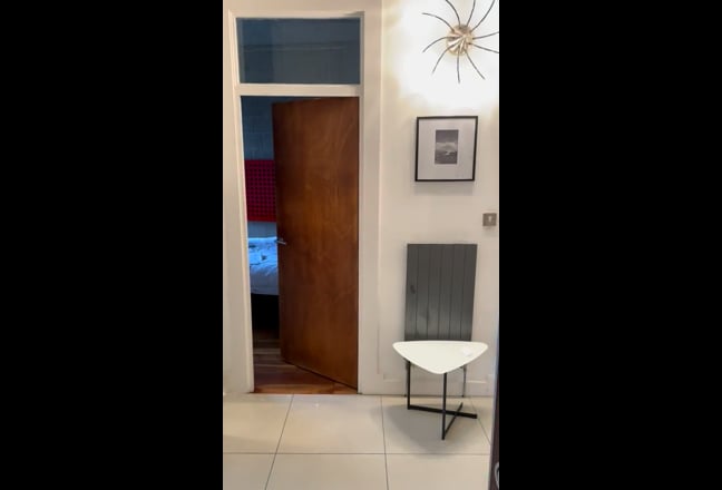 Room for Rent (up to 3 months)  Main Photo