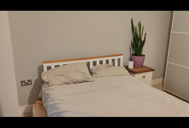 Double room with private bathroom for rent Hackney Main Photo