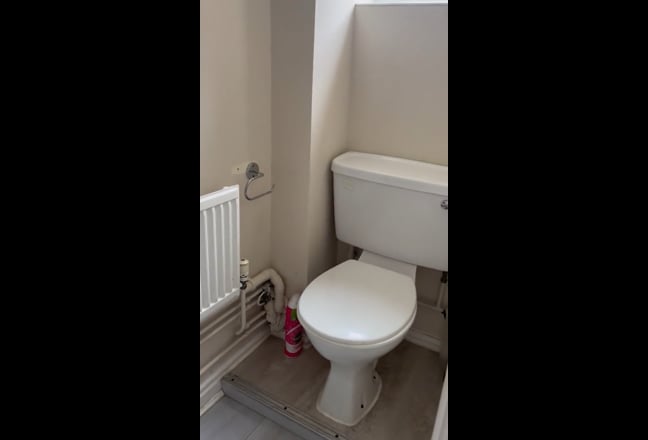 En suite Double Bedroom for Rent! Main Photo