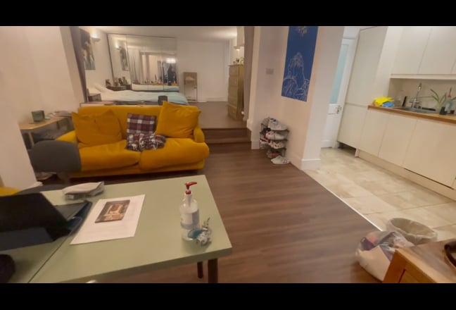 Spacious Highgate 2-bed mews flat with courtyard Main Photo