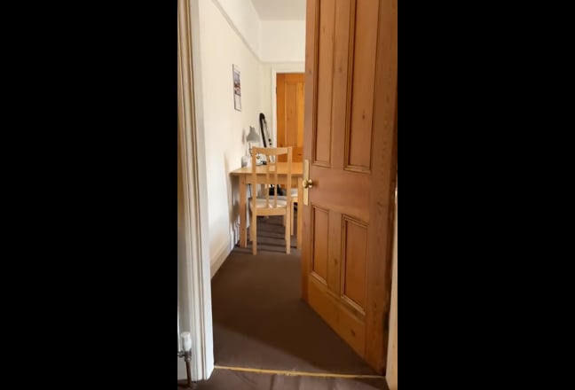 Very large double room and one other room Main Photo