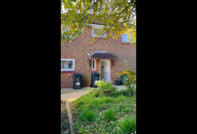 Free 31st Jan Single room rooms nr Marina Main Photo