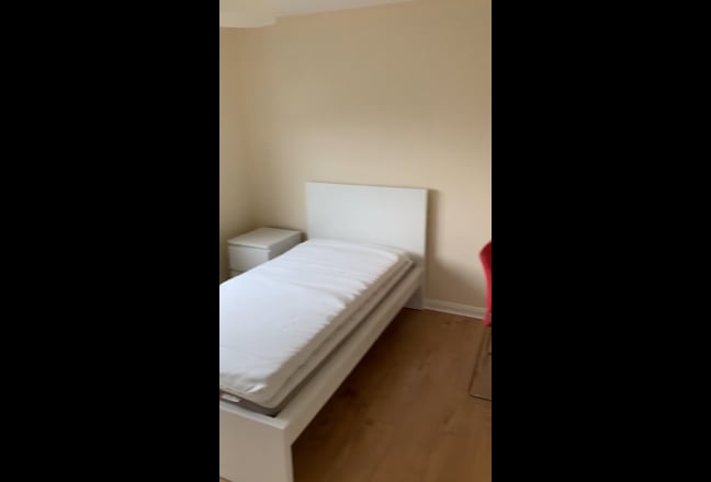 Massive Double Bedroom  Main Photo