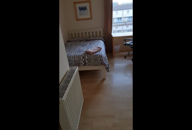 Smart spacious postgrad room, Royal Mile 2mins Main Photo
