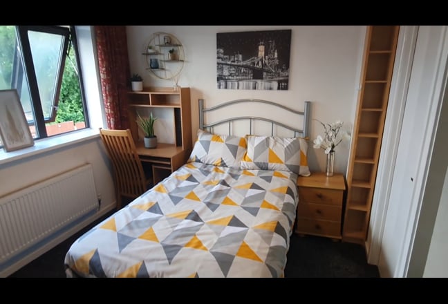 Double Room. Near Train,  Bus,  Motor-Way  Main Photo