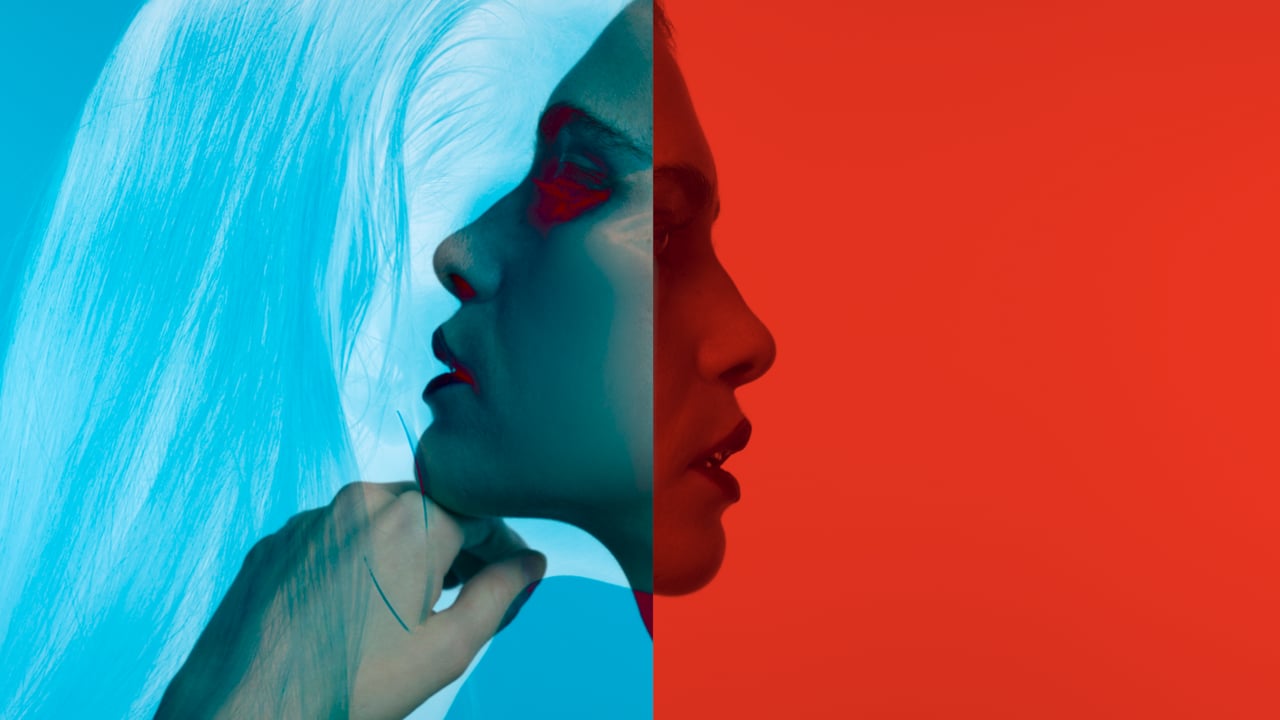 BLUE AND RED / VIDEO BY JANOS VISNYOVSZKY / VJLENS Production