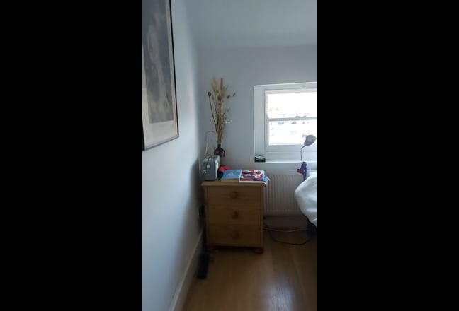 Cosy attic room in Newington Green Main Photo